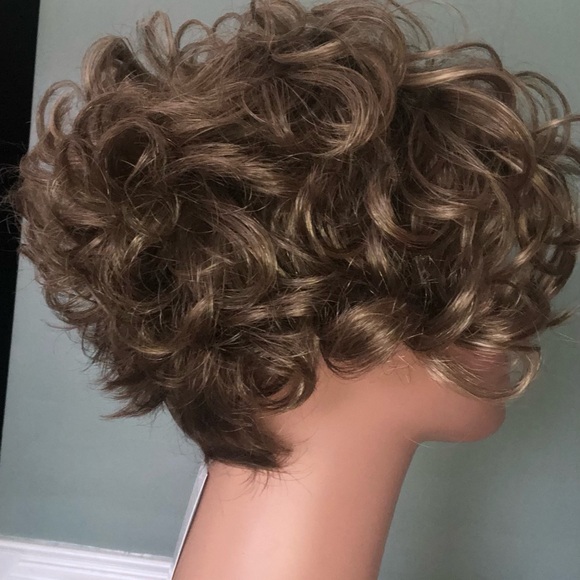 Paula Young wig - Beryl- 10/26 buttered toast Size average. - Picture 2 of 5